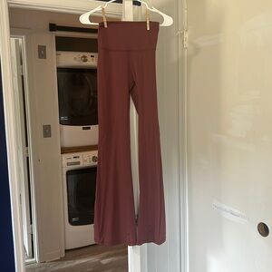 Pink Lily flair leggings